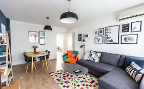 Blue Sky Apartment